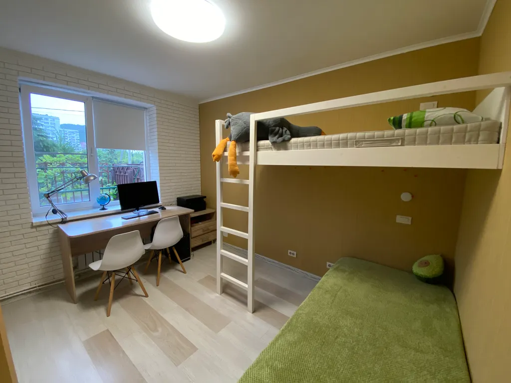 Дом возле Олимпийского парка с плодовым садом