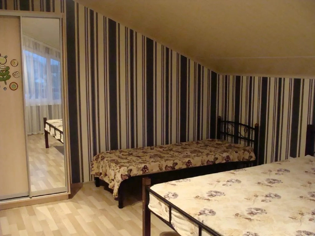 Частный дом (сдается только 2-й этаж)