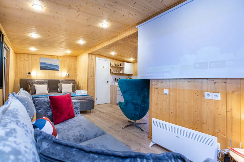 Семейный домик с финской сауной у леса