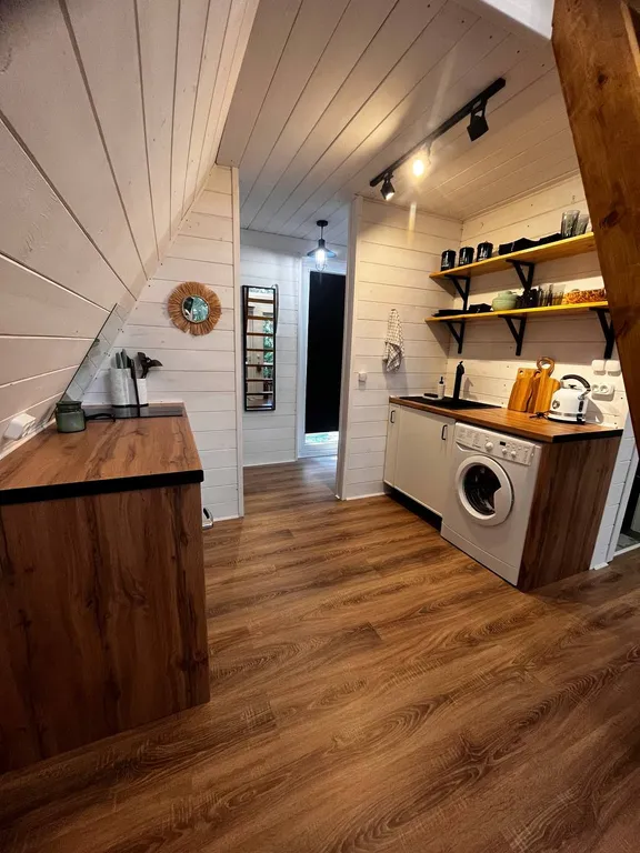 Домик с видом на лес