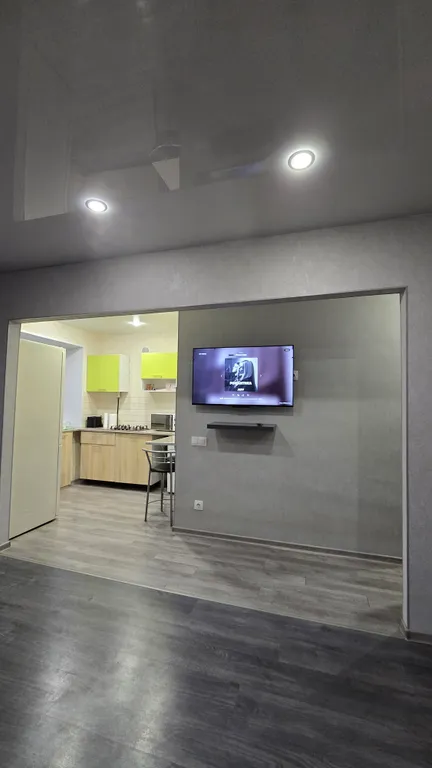 Квартира Квартира Уютная студия в центре городка нефтяников — Омск