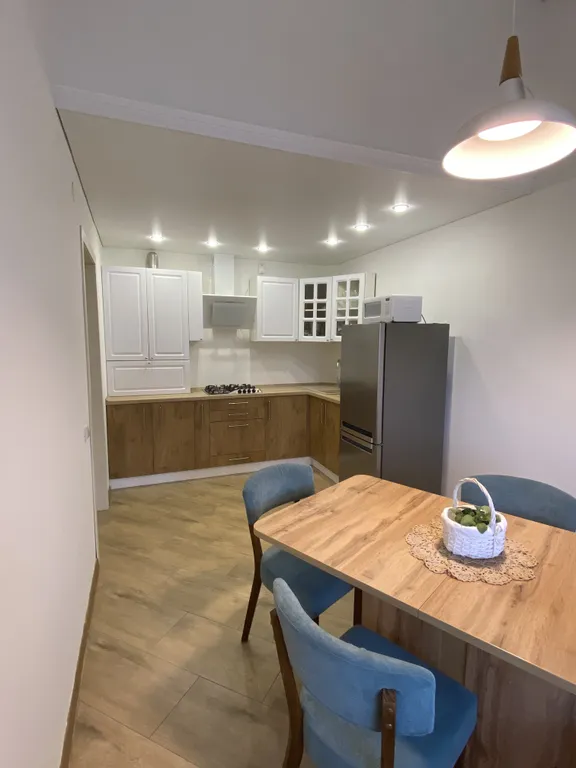 Двухуровневые апартаменты у озера и моря