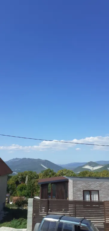 Дом на горе, можно с собакой