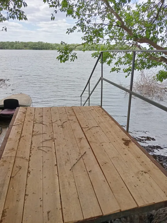 Дом на берегу реки для рыбалки и отдыха