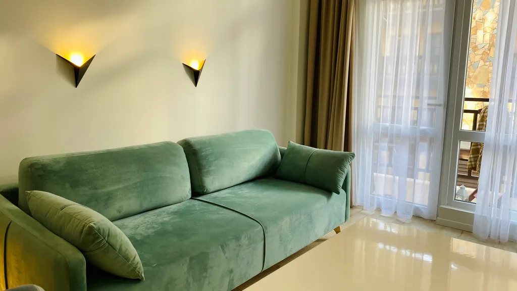 Современная светлая студия в горах