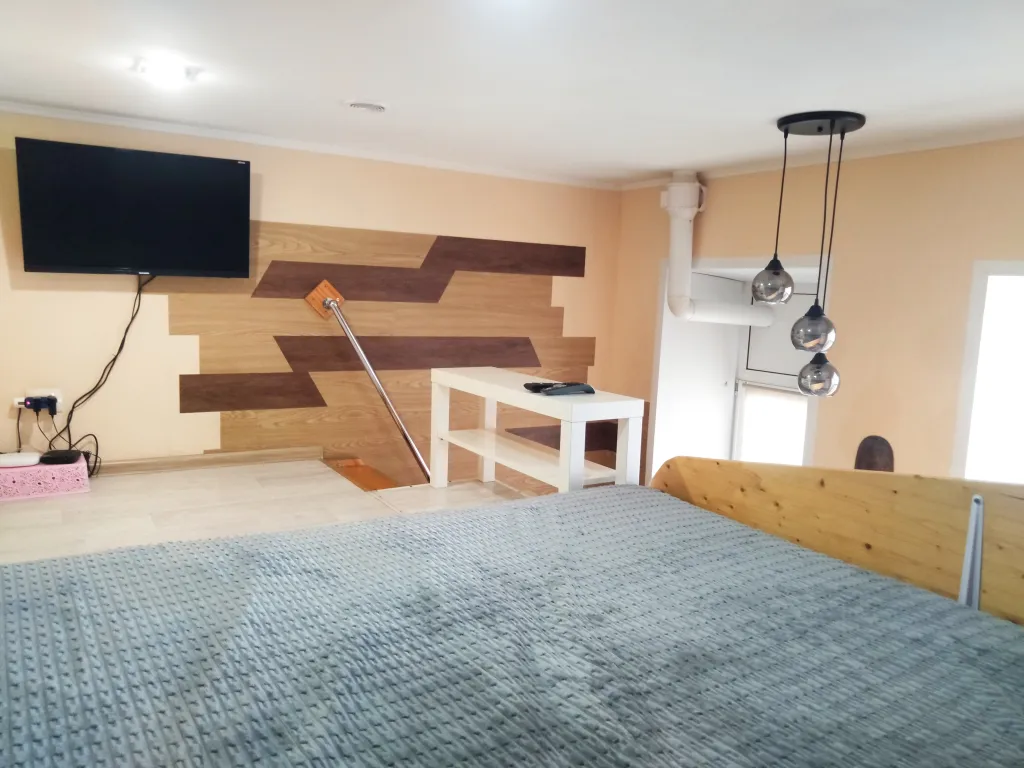 Студия в самом центре города/ двухуровневая.