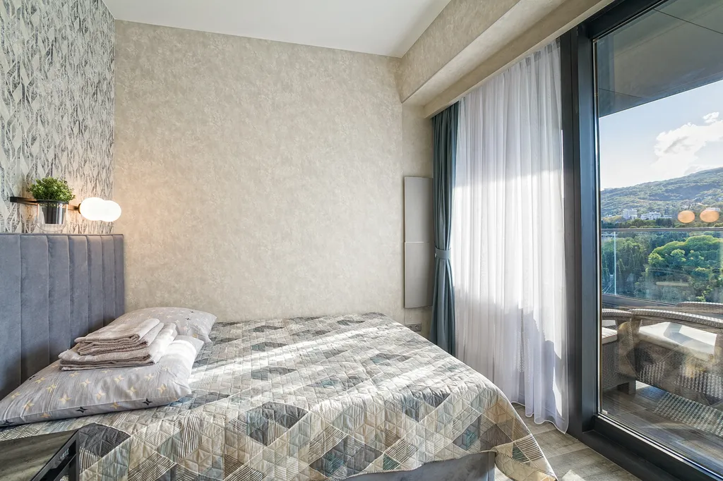 Видовая квартира с панорамой на горы в Приморском парке