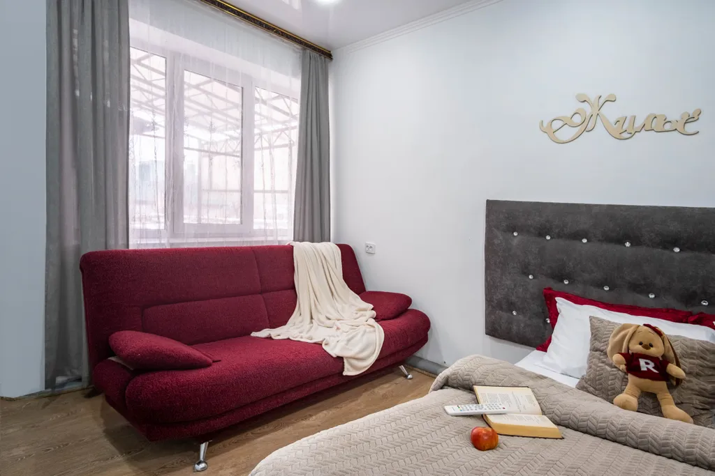 Большая комната с санузлом и кондиционером в Доме Путещественника