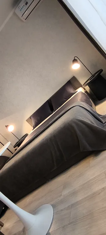 Уютная квартира-студия в новом доме с новой мебелью