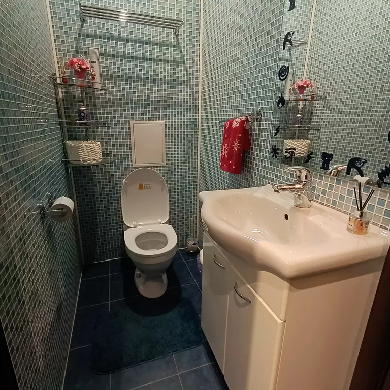 Уютная трёхкомнатная квартира с видом на залив в центре города