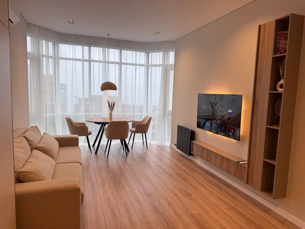 Новая квартира в центре с панорамным окном и завораживающим видом