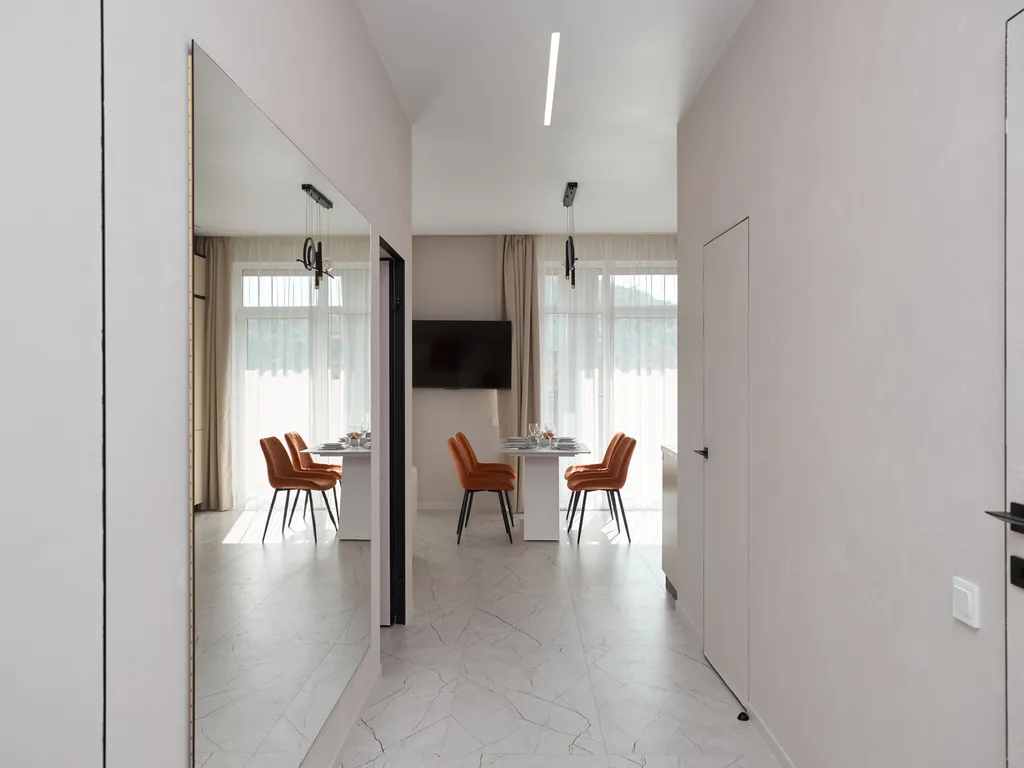 Современная, новая квартира с видом на горы