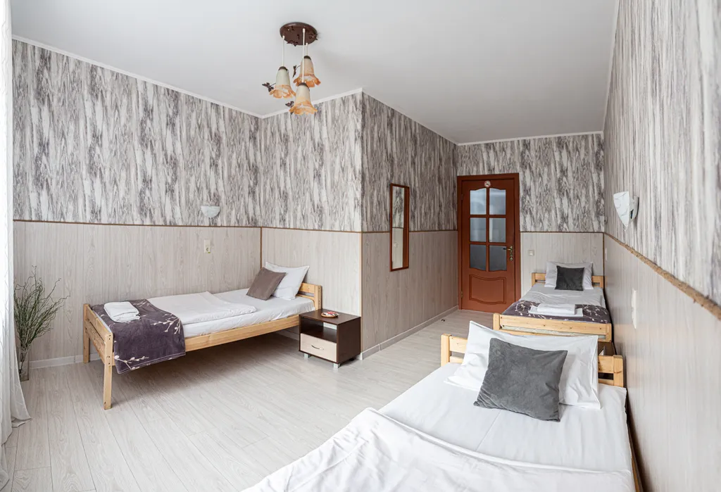 Трёхместный номер с общим санузлом