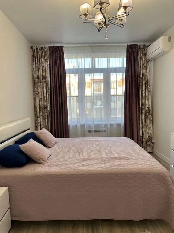 Изящная 2евро с бассейном на море в Сукко около Кипарисового озера