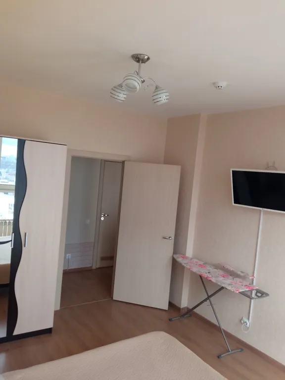 Солнечная квартира с красивым видом на город