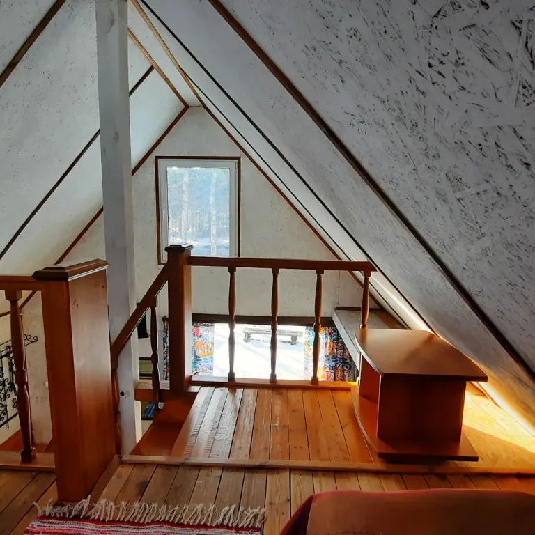 Дом на берегу реки в живописном месте, рядом озеро Сямозеро