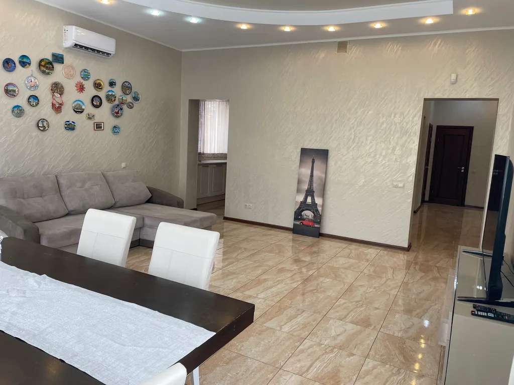 Комфортный дом недалеко от центра города