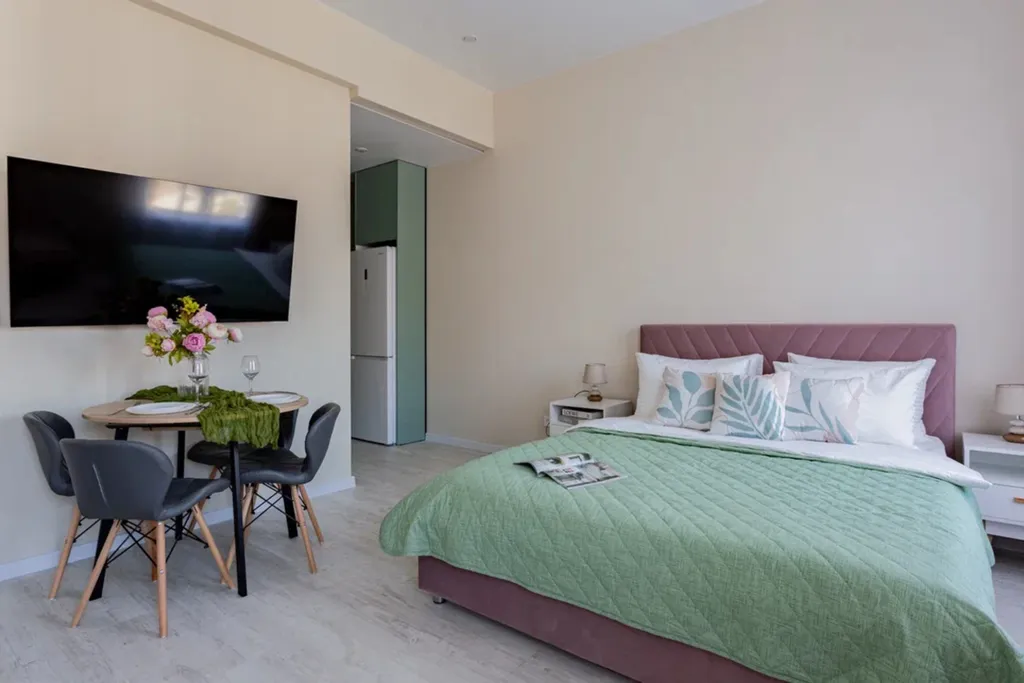 Стильная пятиместная студия в ЖК Летний