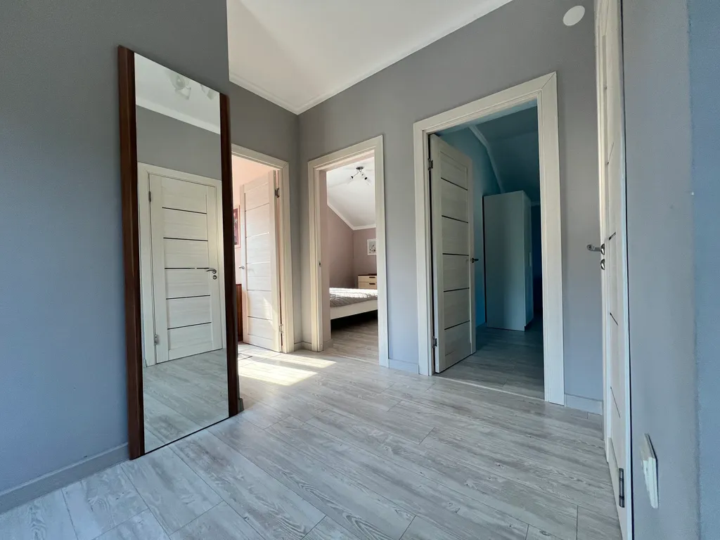 Большой дом с бассейном