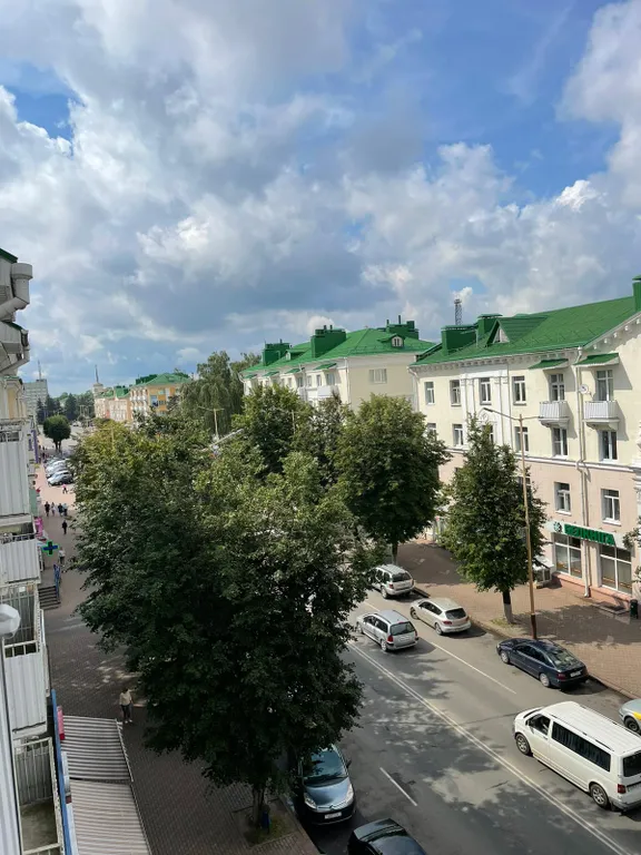 Сдаётся 3 комнатная квартира в самом центре города