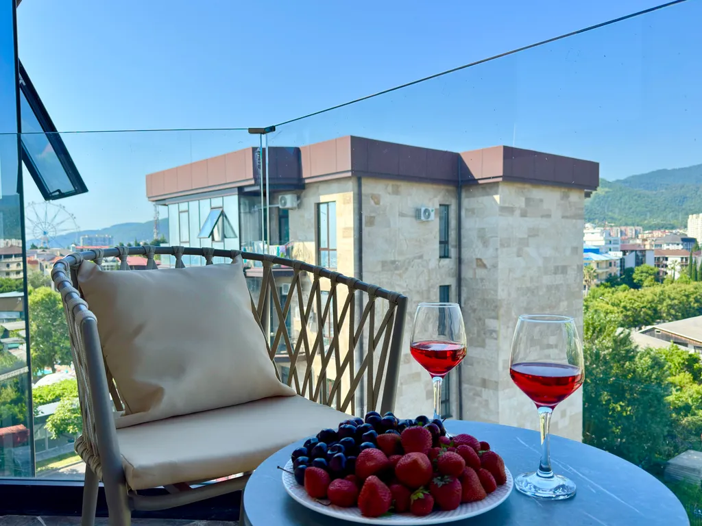 Квартира Квартира Делюкс с балконом и видом на море и горы — Лазаревское