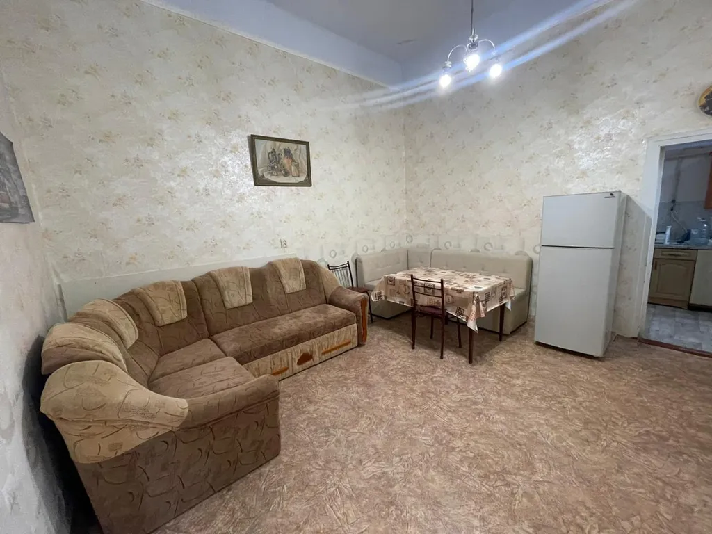 Двухкомнатная квартира с высокими потолками — аренда посуточно в Евпатория