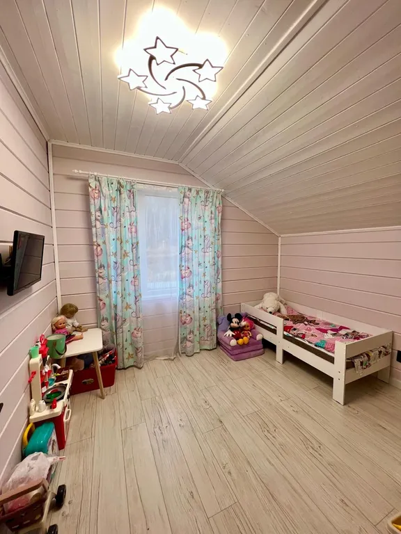 Дом и баня у реки