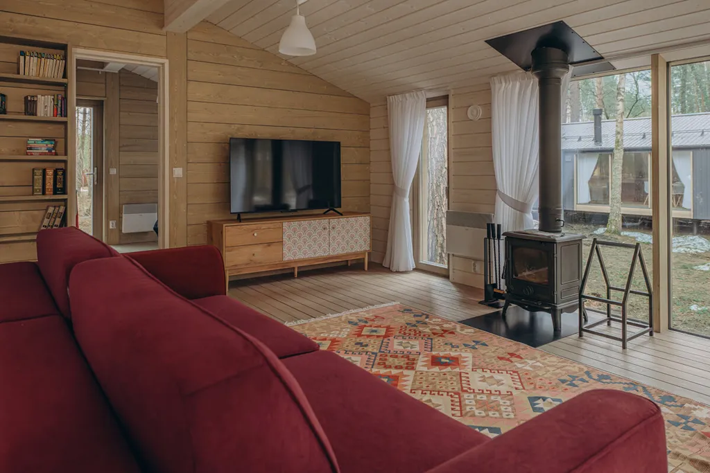 Дом 90m2 — чан, кухня, панорамные окна