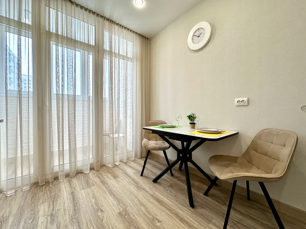 Уютная 1-комнатная квартира с видом на набережную и реку Свияга