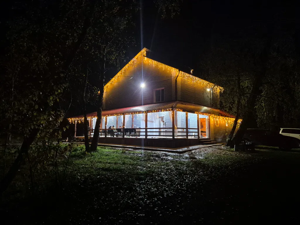 Дом с баней и бассейном