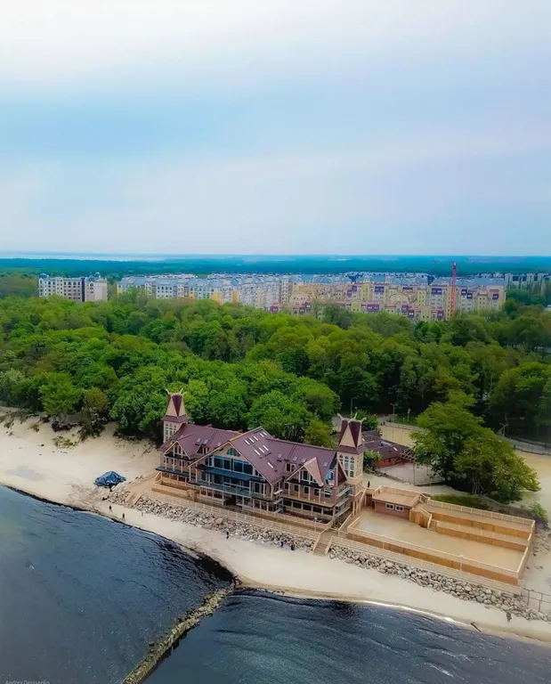 Двухкомнатная квартира на берегу моря