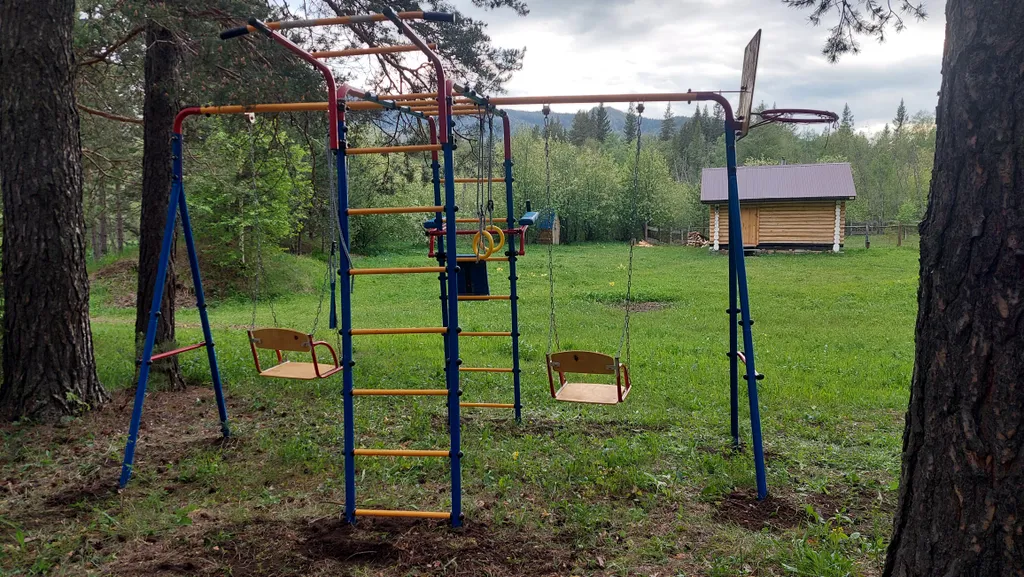 Уютный домик с видом на гору Малиновая