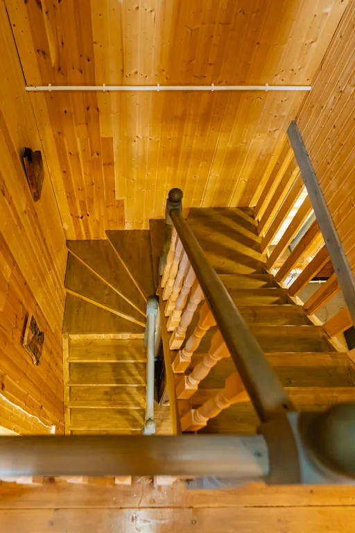 Коттедж у пруда