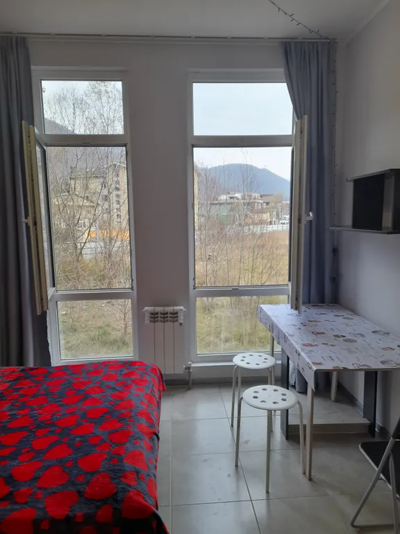 Студия с видом на горы