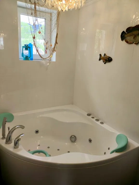 Двухэтажный дом с видом на море