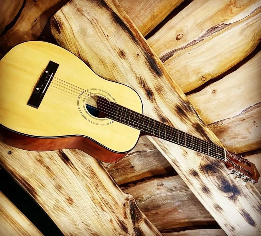 Дом с баней на берегу реки