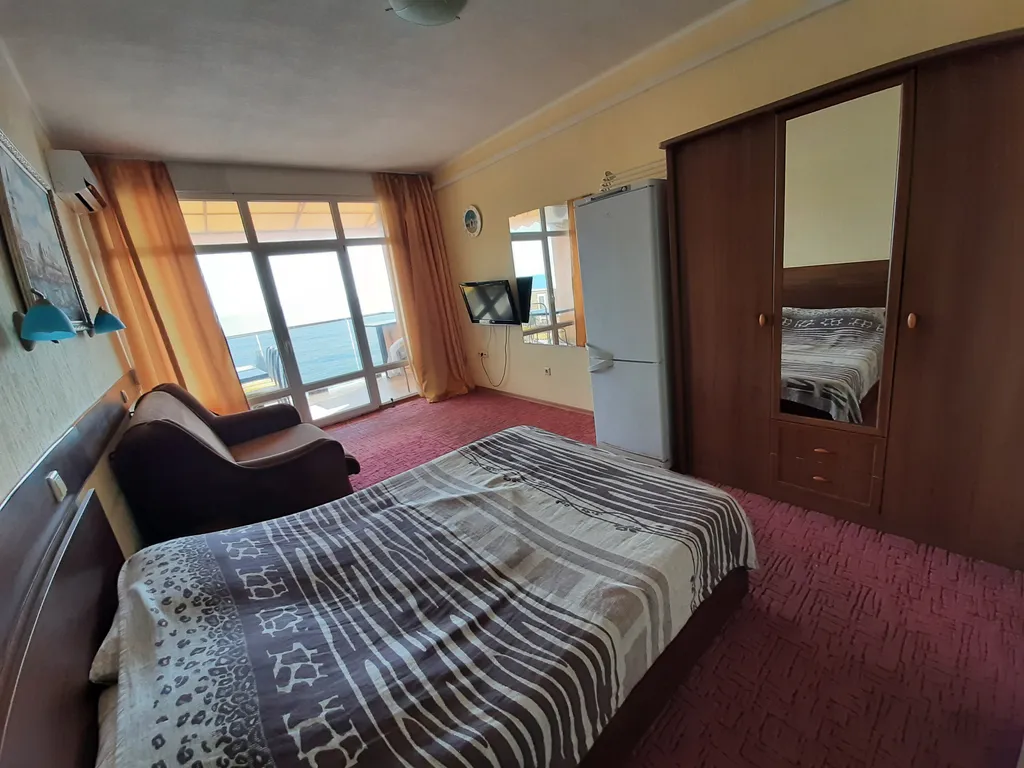 Квартира Апартаменты на самом берегу моря — аренда посуточно в Утес