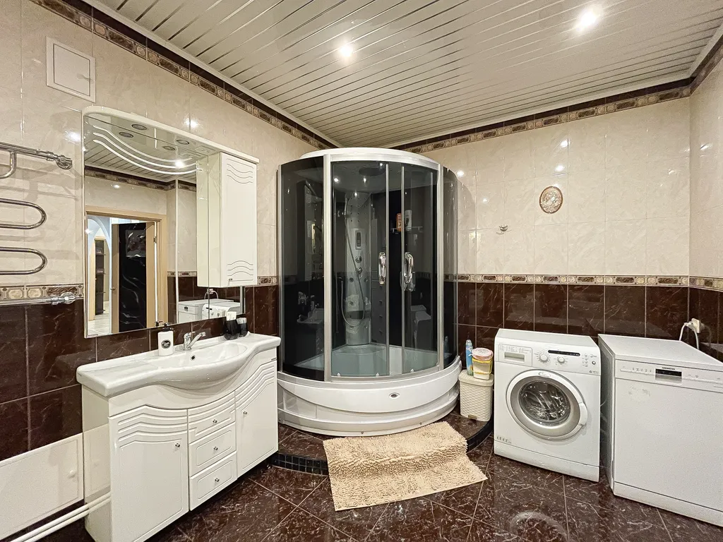 Просторная квартира в центре с видом на залив и замок