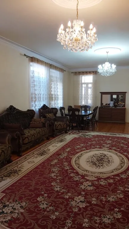 Уютный дом в черте города