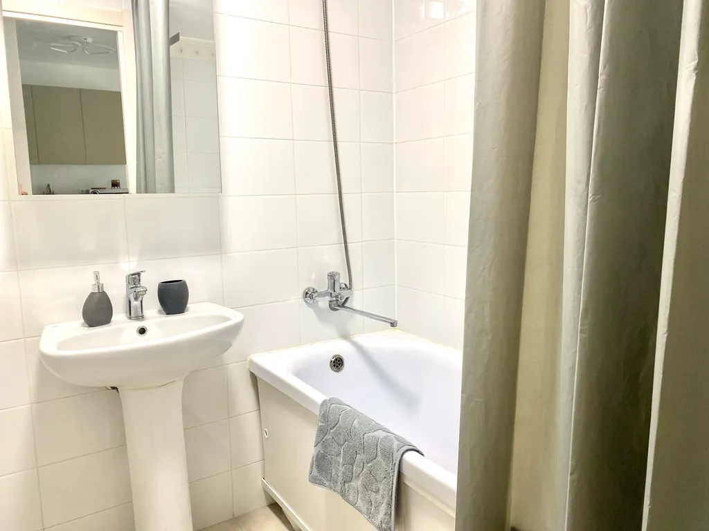 Уютная евродвушка комфорт-саларис возле метро