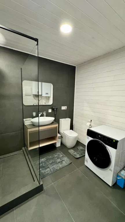 Дом с сибирским банным чаном в лесу