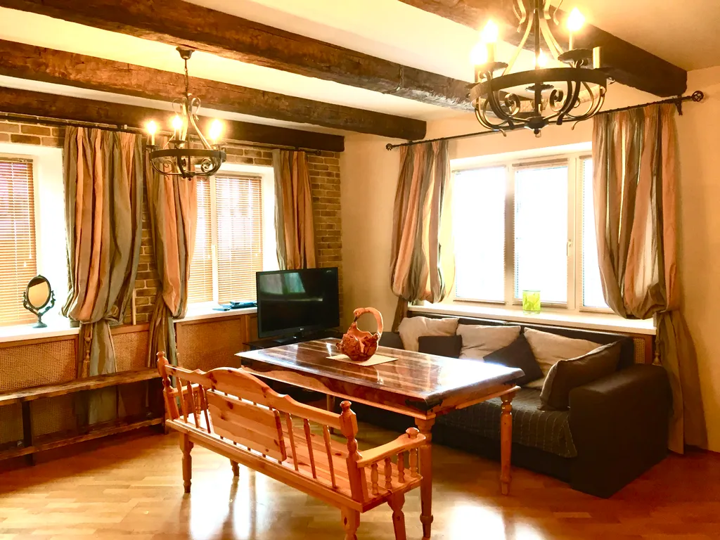 Коттедж Красивый дом с русской баней на дровах и теплым бассейном — Обухово