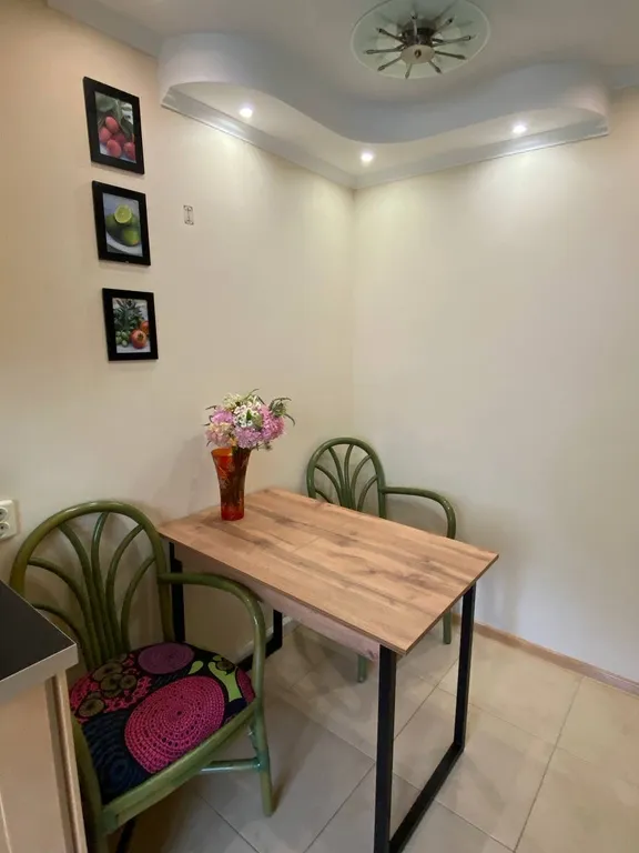 Двухкомнатная квартира с большой лоджией в центре курорта Небуг