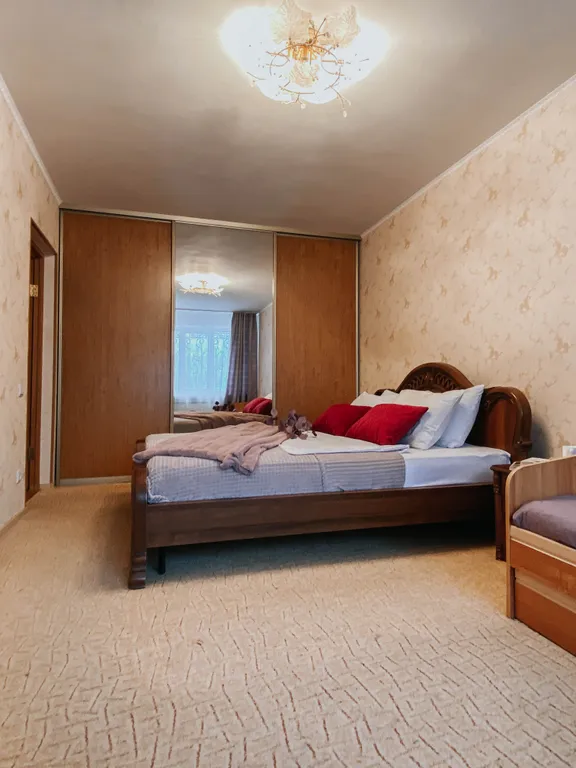 Семейная двушка в 15 минутах от центра