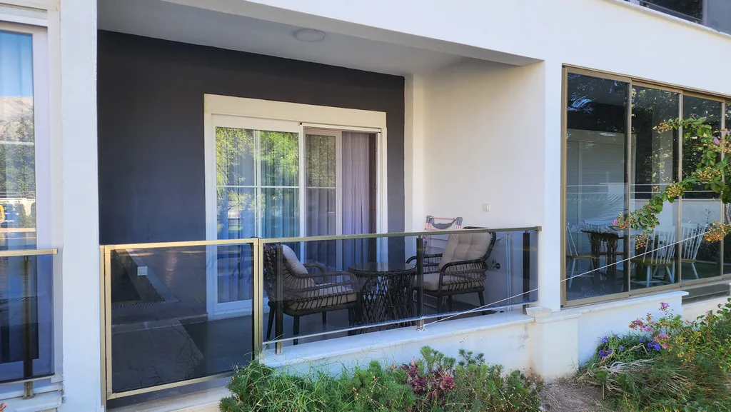 Квартира с видом на горы и выходом к бассейну