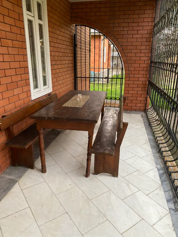 Дом на берегу реки