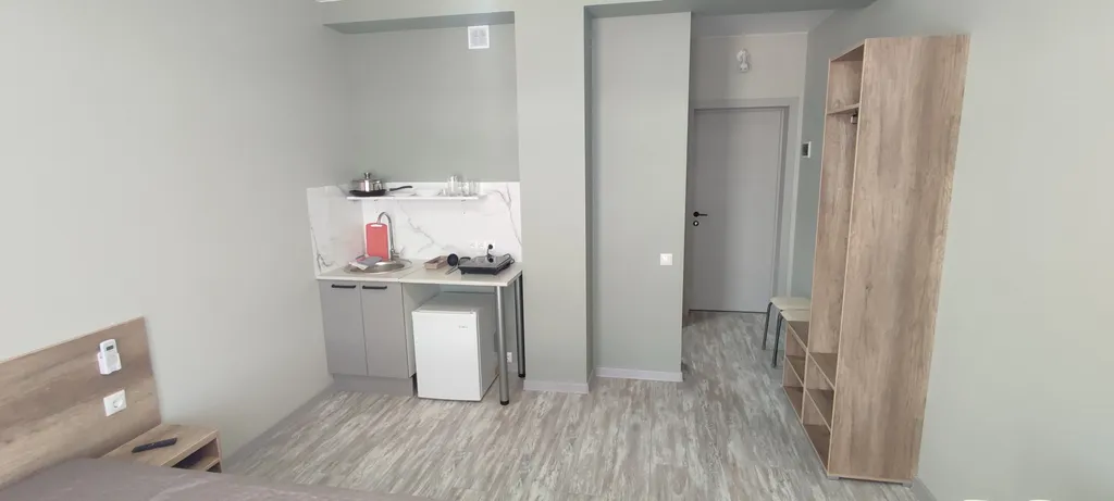 Уютная комната с видом на море