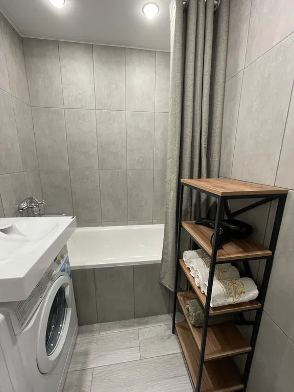 Компактная двушка в балконом и видом на сквер в районе АЭТЗ