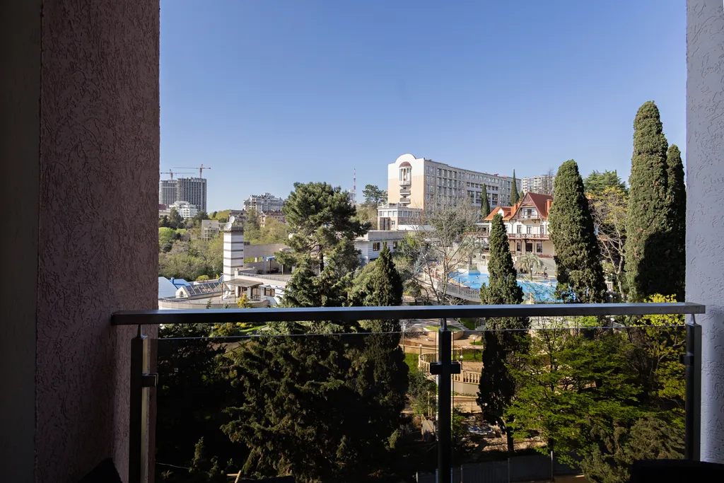 Двухкомнатные апартаменты с балконом рядом с морем