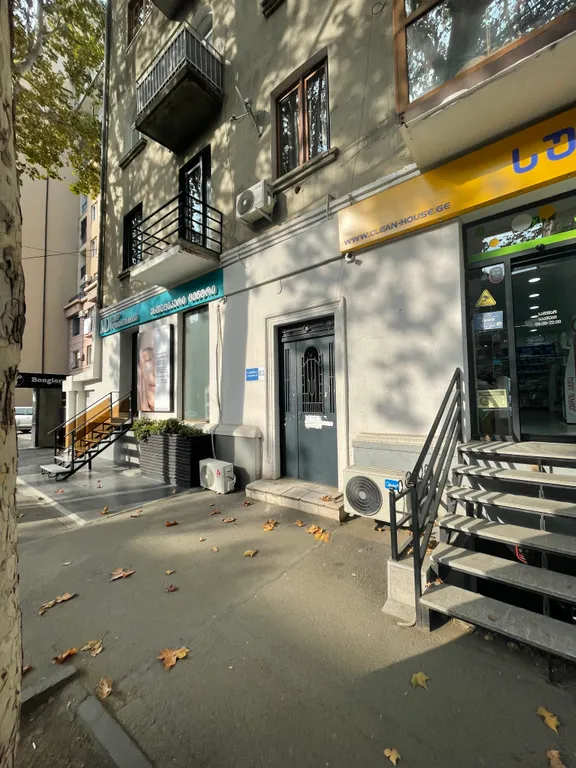 Апартаменты с балконом рядом с парком Ваке